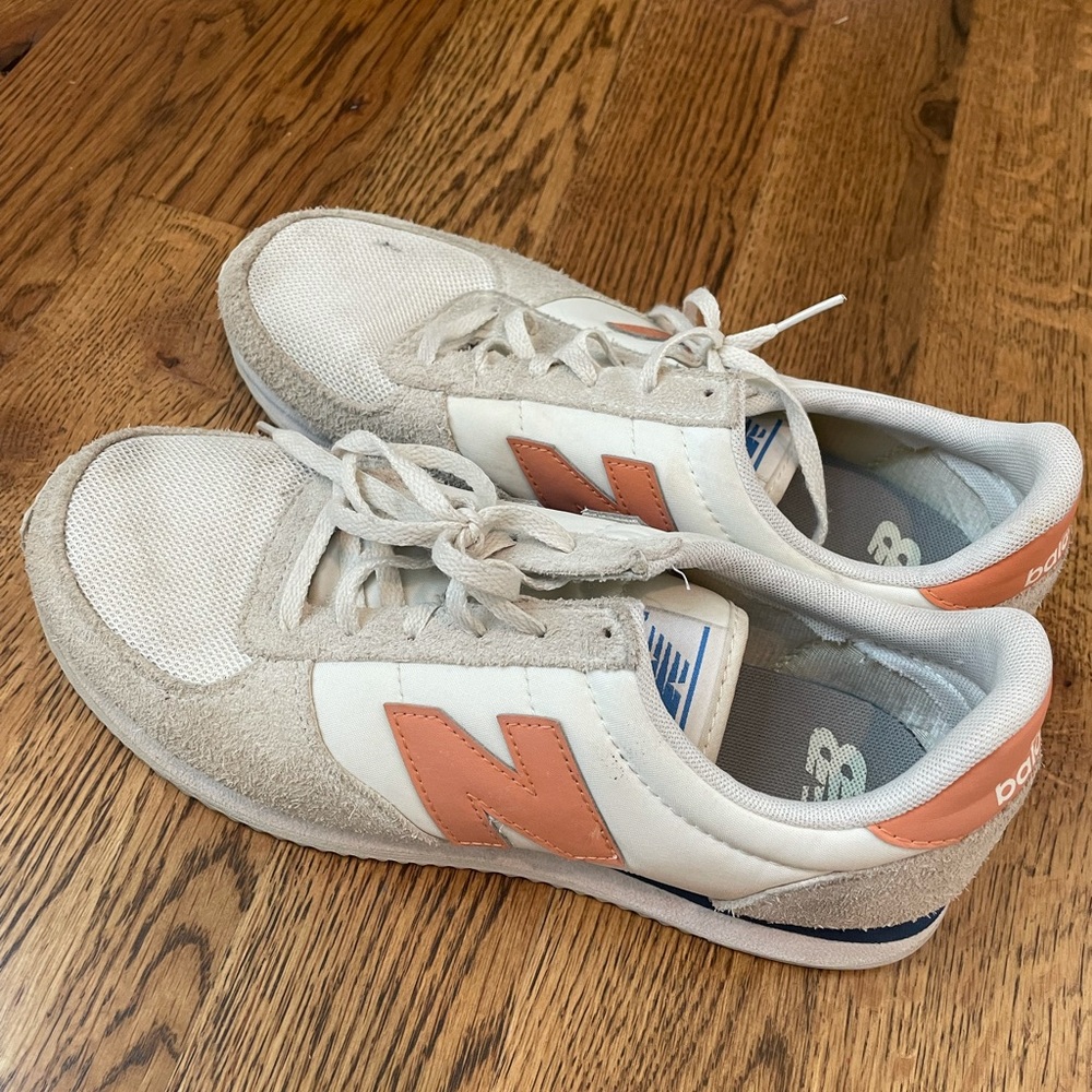 women’s new balance shoe!!